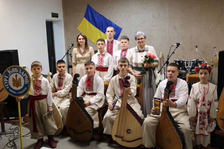 Відомий  гурт юних волинян-патріотів презентував нову програму з нагоди знакових іменин (Фото)