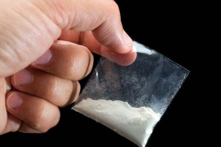 На Волині засудили чоловіка і його спільницю, які торгували наркотиками