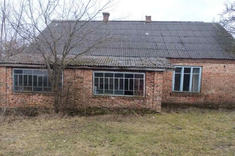 На аукціон на Волині виставлені адмінприміщення, ветлікарня, ремонтно-механічний завод та обладнання для переробки деревини