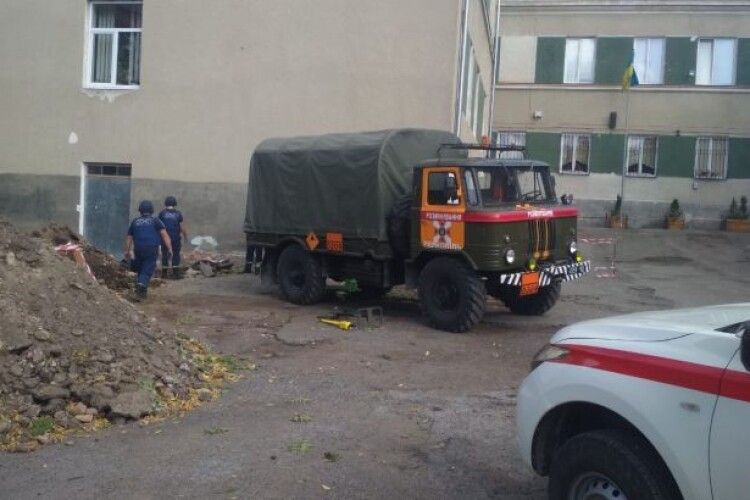 У Тернополі на території школи знайшли 110 артснарядів