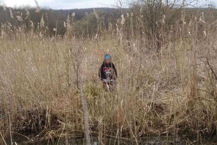Як живе хлопчик з Горохівщини, який ночував на болоті (Фото)