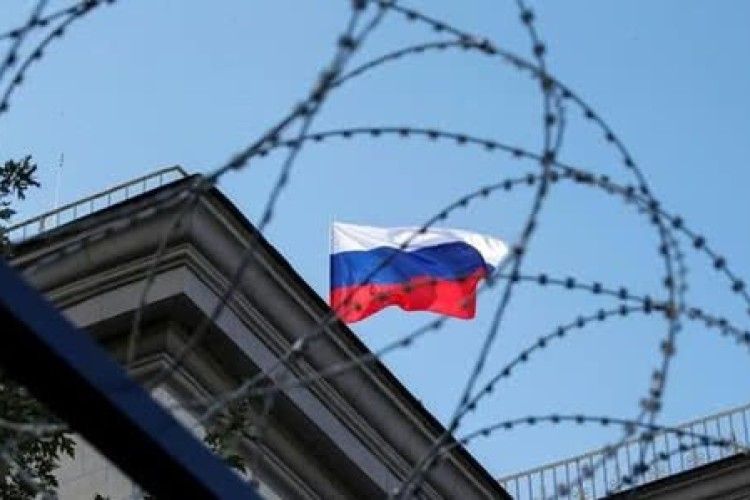 Російських дипломатів висилають вже 24 країни, будуть видворені 139 осіб