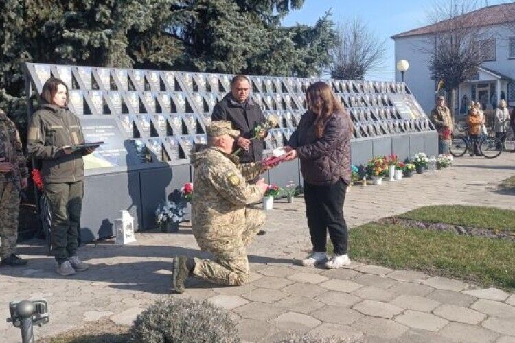 Дружині загиблого Воїна з Волині вручили його посмертну нагороду