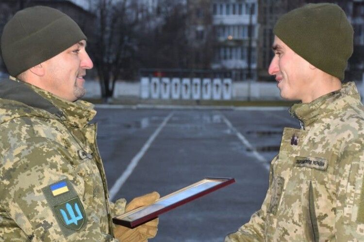 Військовий, який здійснив 27-годинний 270-кілометровий забіг із Володимира-Волинського до Львова, отримав нагороду