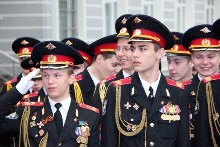 На росії почали активну військову підготовку для дітей