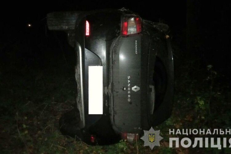 На Рівненщині перекинулося авто: постраждали п’ятеро людей (Фото)
