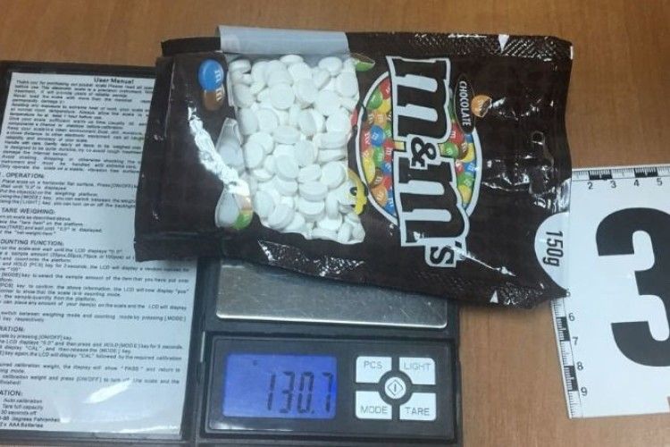 Наркотики замаскував під цукерки