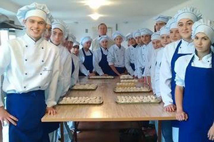 Фарширована щука — для батьків від їхніх дітей