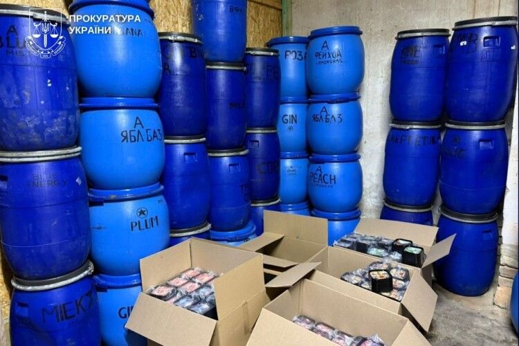 На Волині підпільний цех з виробництва тютюну працював «на повну»