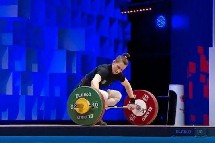 Українка Каміла Конотоп зі світовим рекордом виграла юніорський чемпіонат світу з важкої атлетики
