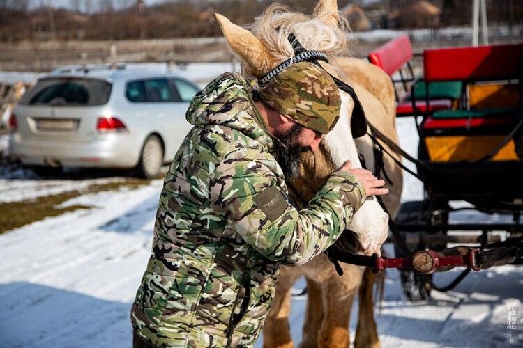 Луцький замок гостинно відчинив двері для нацгвардійців (Відео)