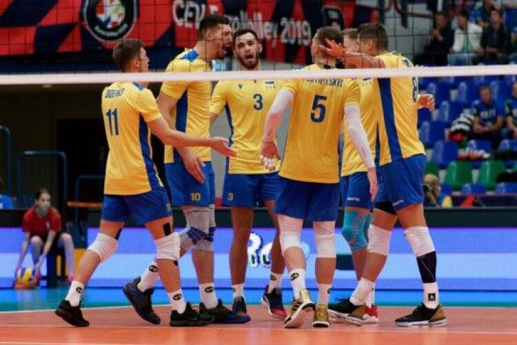 Збірна України з волейболу героїчно перемагає бельгійців і виходить у чвертьфінал Чемпіонату Європи!