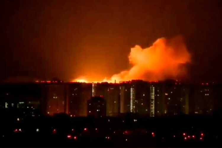 У Києві прогримів потужний вибух (Відео)