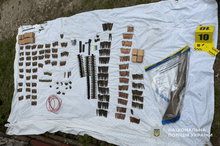 На Тернопільщині в руках чоловіка здетонував запал гранати: йому ампутували два пальці