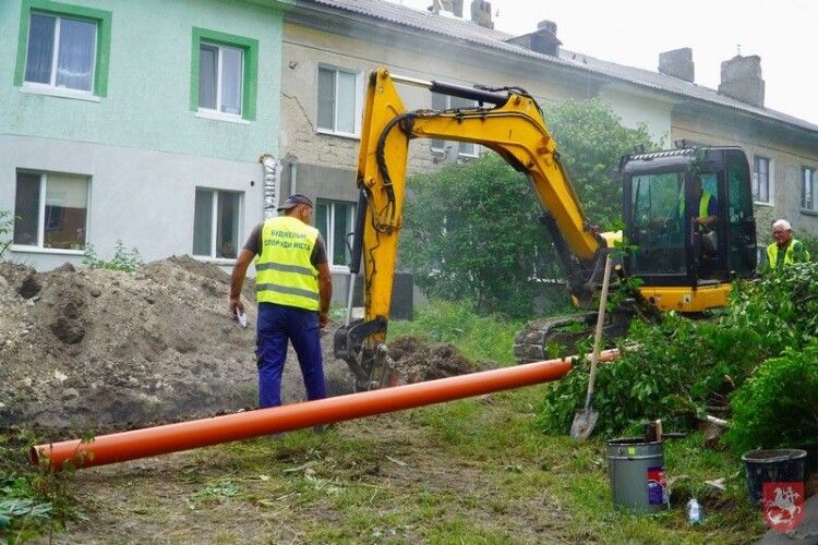 В одному з мікрорайонів Володимира замість вигрібних ям люди матимуть нову каналізацію