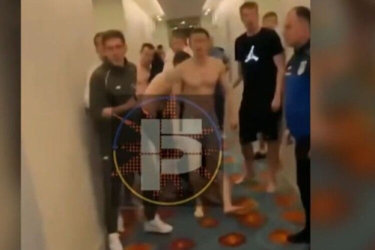 Футболісти «Минаю» віддухопелили гравців російського клубу у готелі в Туреччині (Відео)