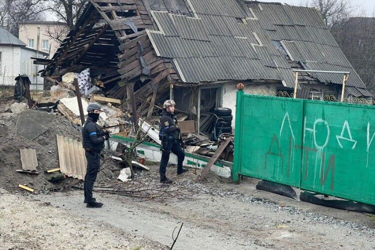 На Київщині триває зачистка сіл від наслідків варварських дій рашистів (Фото, відео)