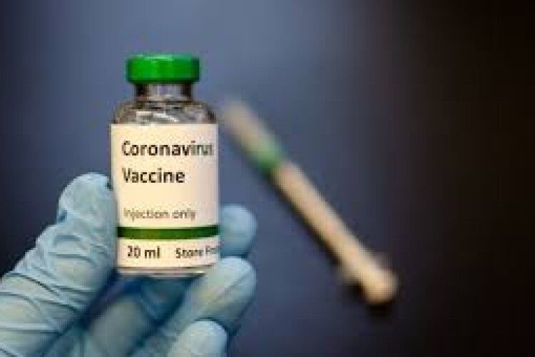 Українцям розповіли про побічні дії вакцини від коронавірусу