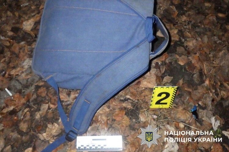 Спитав дорогу: у Києві двоє чоловіків жорстоко побили та пограбували військового 