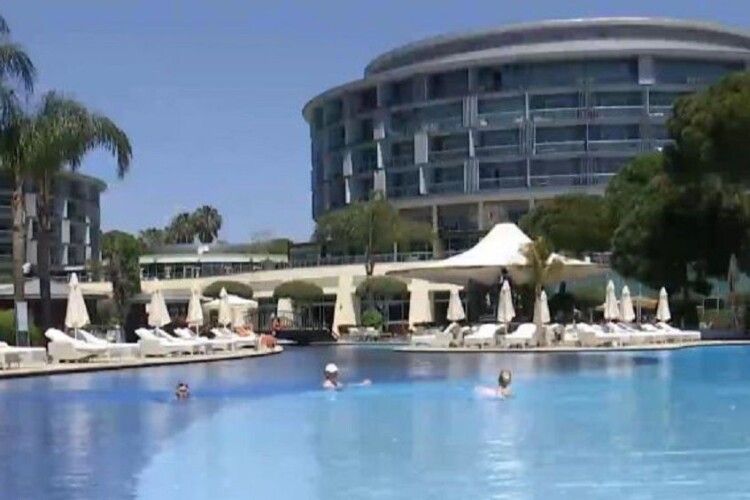Турецький 5-зірковий готель втратив право приймати туристів через порушення українцями карантину
