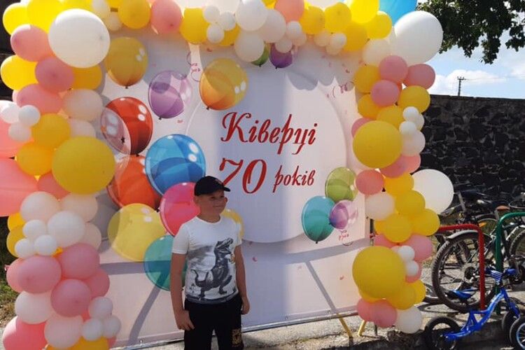 У день міста 70 кульок випустили в небо, а Гімн України виконували на висоті 6 метрів (Фото)