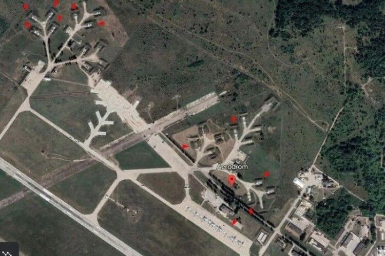 Влупили по 4 літаках: українці атакували дронами аеродром в Курську