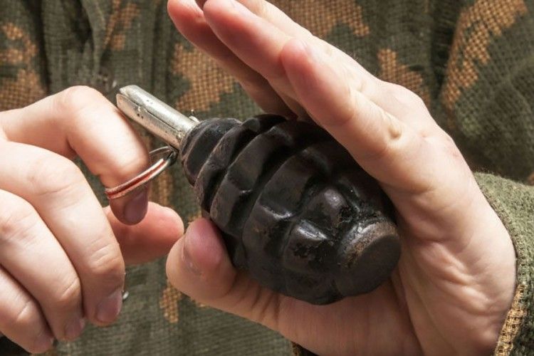 На окупованому Донбасі російський офіцер під час сварки підірвав гранатою свого поплічника