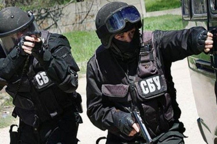 У княжому місті «диверсанти» «замінували» педколедж та мерію