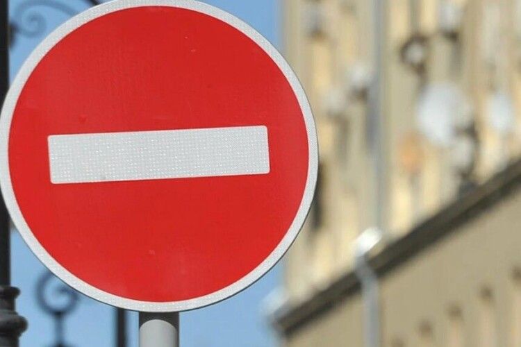 Після обстрілу у Луцьку частково відновили рух транспорту