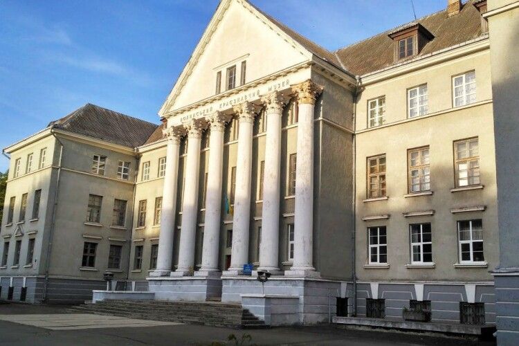 Писанка XII століття, знайдена ветераном, стала центром унікальної виставки у Волинському музеї