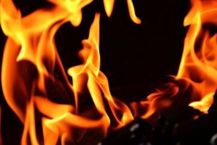 Через болгарку на Горохівщині сталася пожежа