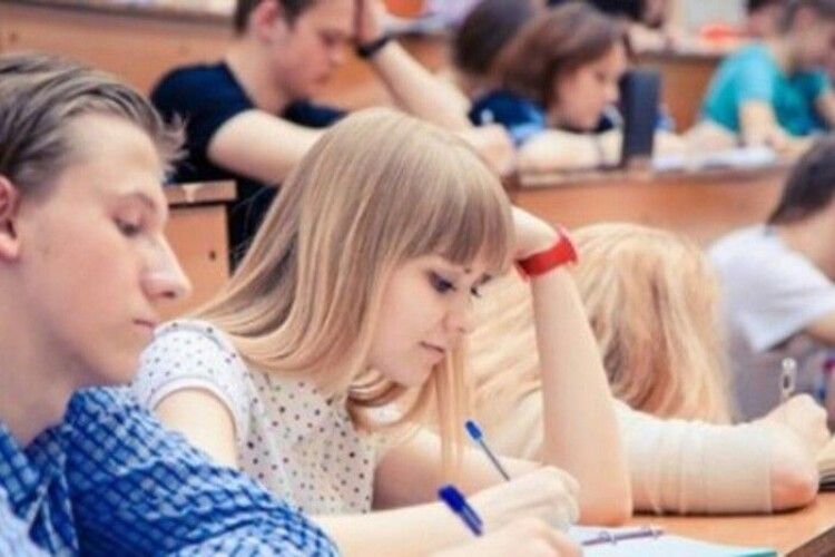 Які спеціальності обирають українські абітурієнти у вишах: рейтинг заяв