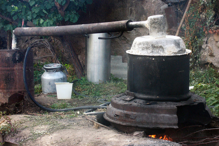Любешівські правоохоронці борються з самогоноварінням
