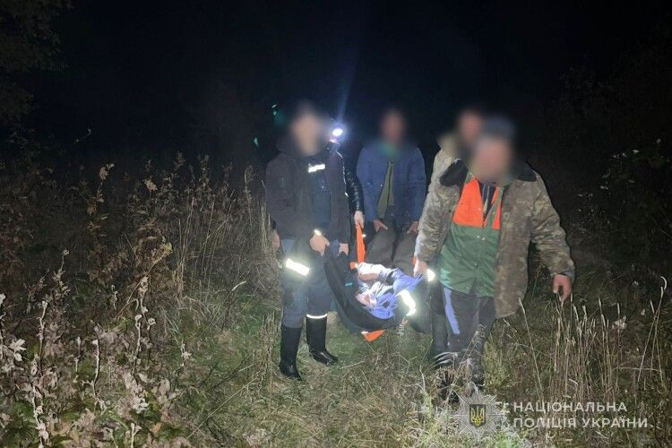 Цілодобова спецоперація з порятунку зниклого грибника на Волині завершилася успіхом
