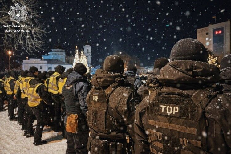 У новорічну ніч волинські патрульні опрацювали пів сотні викликів