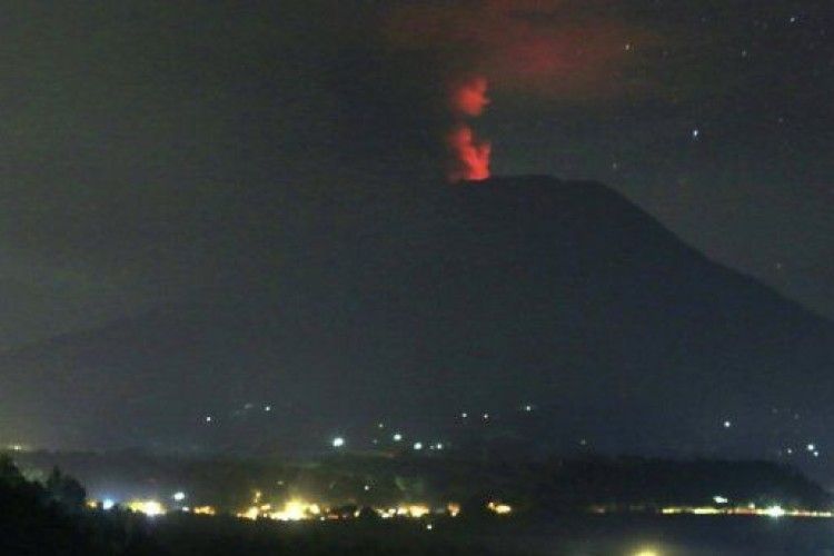 Популярне туристичне місце постраждало внаслідок виверження вулкану 