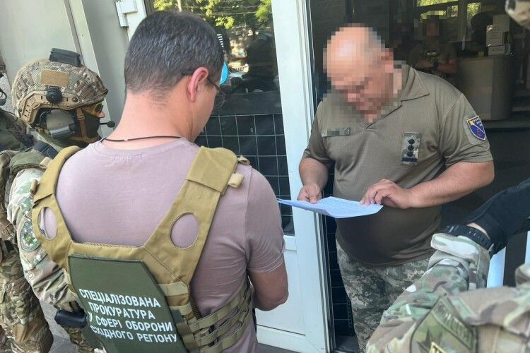 За час війни накупив майна на $350 тисяч: обшуки ще в одного військкома