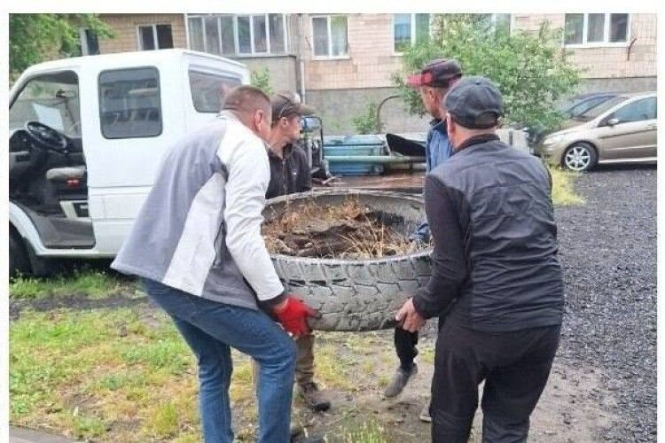 У Луцьку демонтували незаконні паркани та обмежувачі руху
