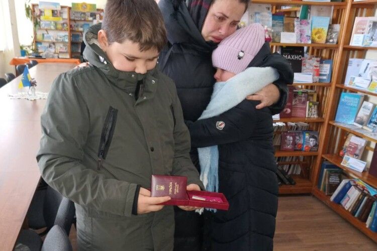 Рідним загиблого бойового медика з Волині вручили його посмертну нагороду
