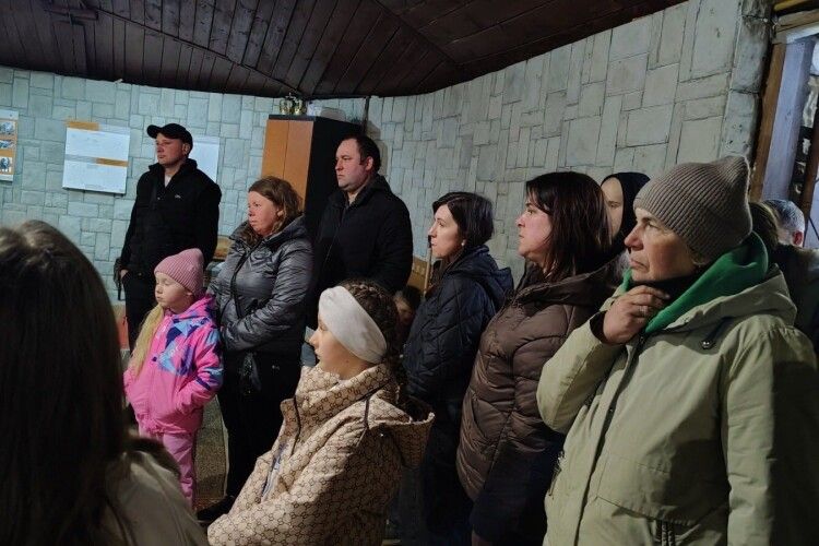 Волиняни-ветерани війни з сім'ями побували в замку Любара