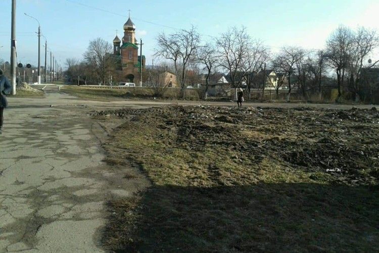 У Луцьку розчистили занедбаний куток