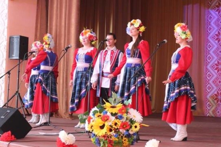 Білоруси у Колодяжному вітали українців з національним святом (Фото)