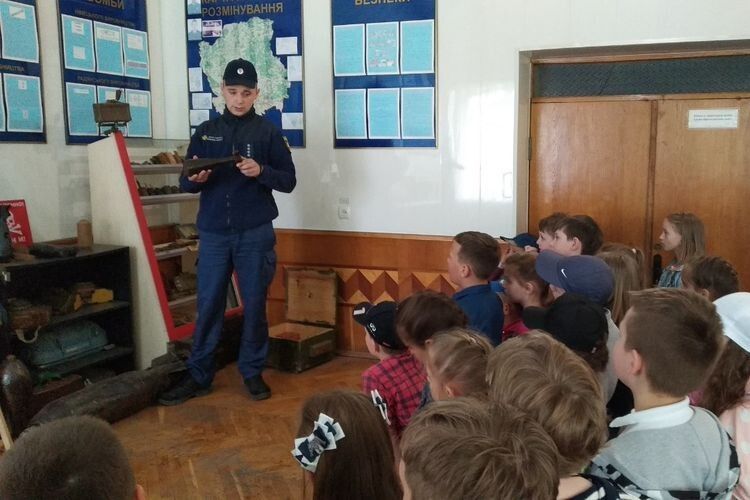 Луцькі школярі завітали на виставку пожежно-рятувальної служби