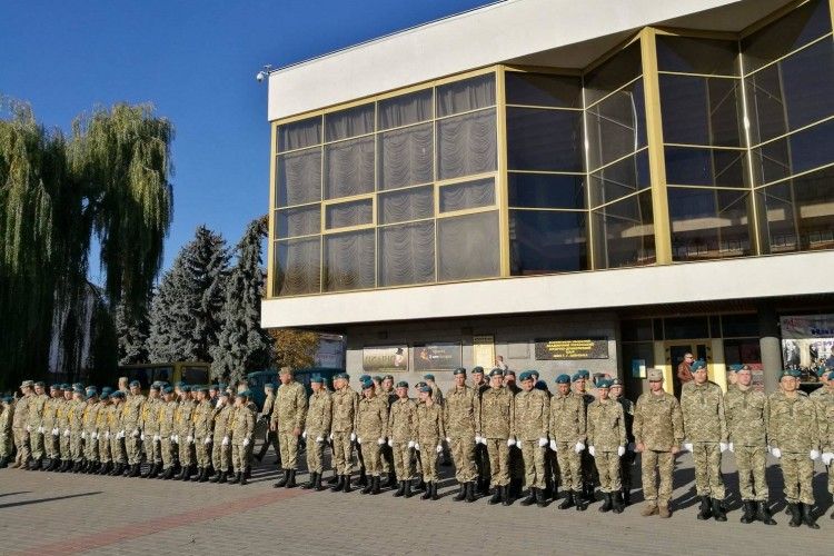 Україну буде кому обороняти (Фото)