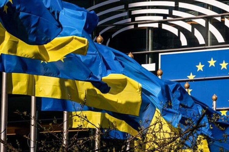 Порошенко про рішення щодо кандидатства в ЄС: вся Україна об’єдналася заради європейського майбутнього