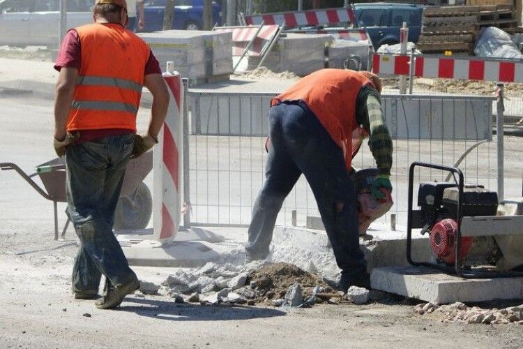 На ремонт вулиці у волинському містечку витратять 8 мільйонів