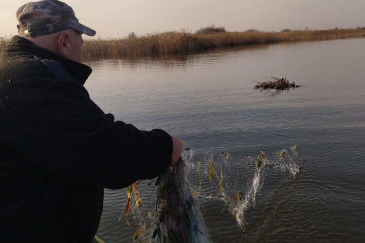 На водоймах Волині природоохоронці знайшли 400 метрів браконьєрських сіток