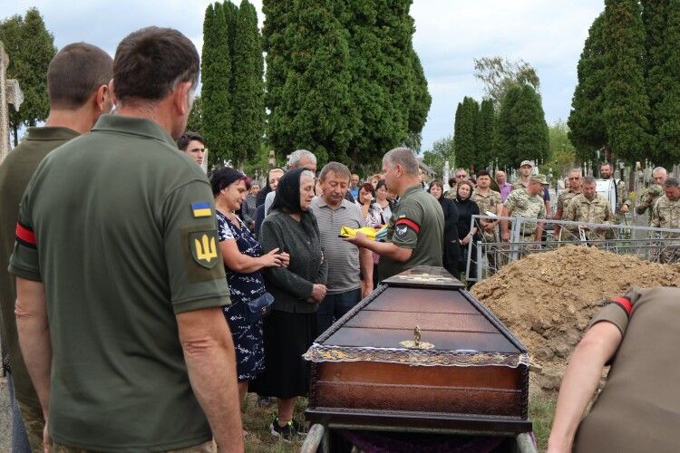 На Волині громада провела в засвіти Героя