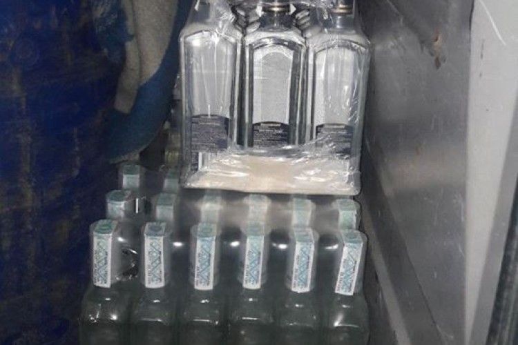 У Рівному перевізника алкогольного фальсифікату видав непристебнутий ремінь безпеки
