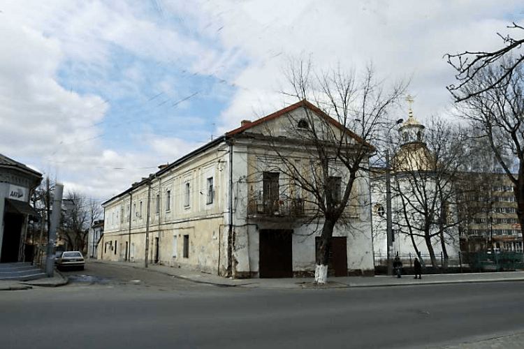 У Луцьку в Старому місті знайшли мертвою жінку